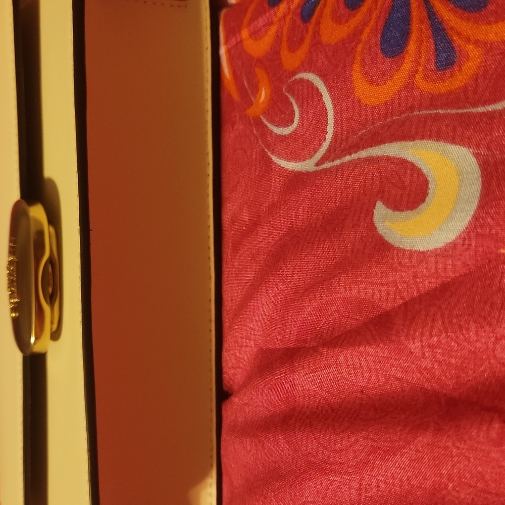 Crossbody - Picture 5 of 5